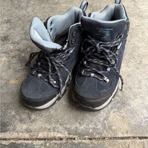 Skechers Outdoor Hiking Boots Gray Trail Chukka Women’s 6.5